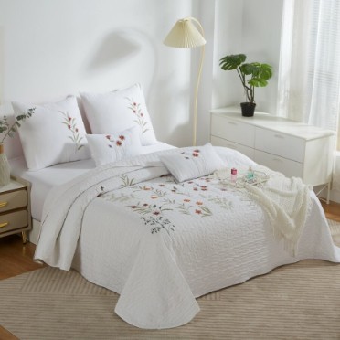 NOVOTEXTIL HOGAR Colcha Bordada Primavera/Verano con 4 Cojines. Ligera, Elegante y Suave para Dormitorio. - ✅ Entrega 24/72h a toda españa - Macao